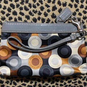 Coach wristlet multi c design